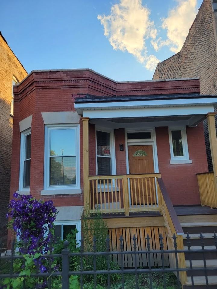1344 S Fairfield Ave #1 - Photo 2 of 21
