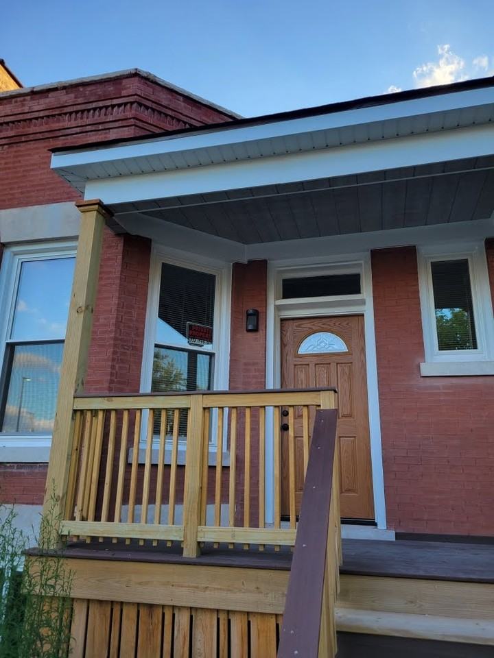 1344 S Fairfield Ave #1 - Photo 4 of 21