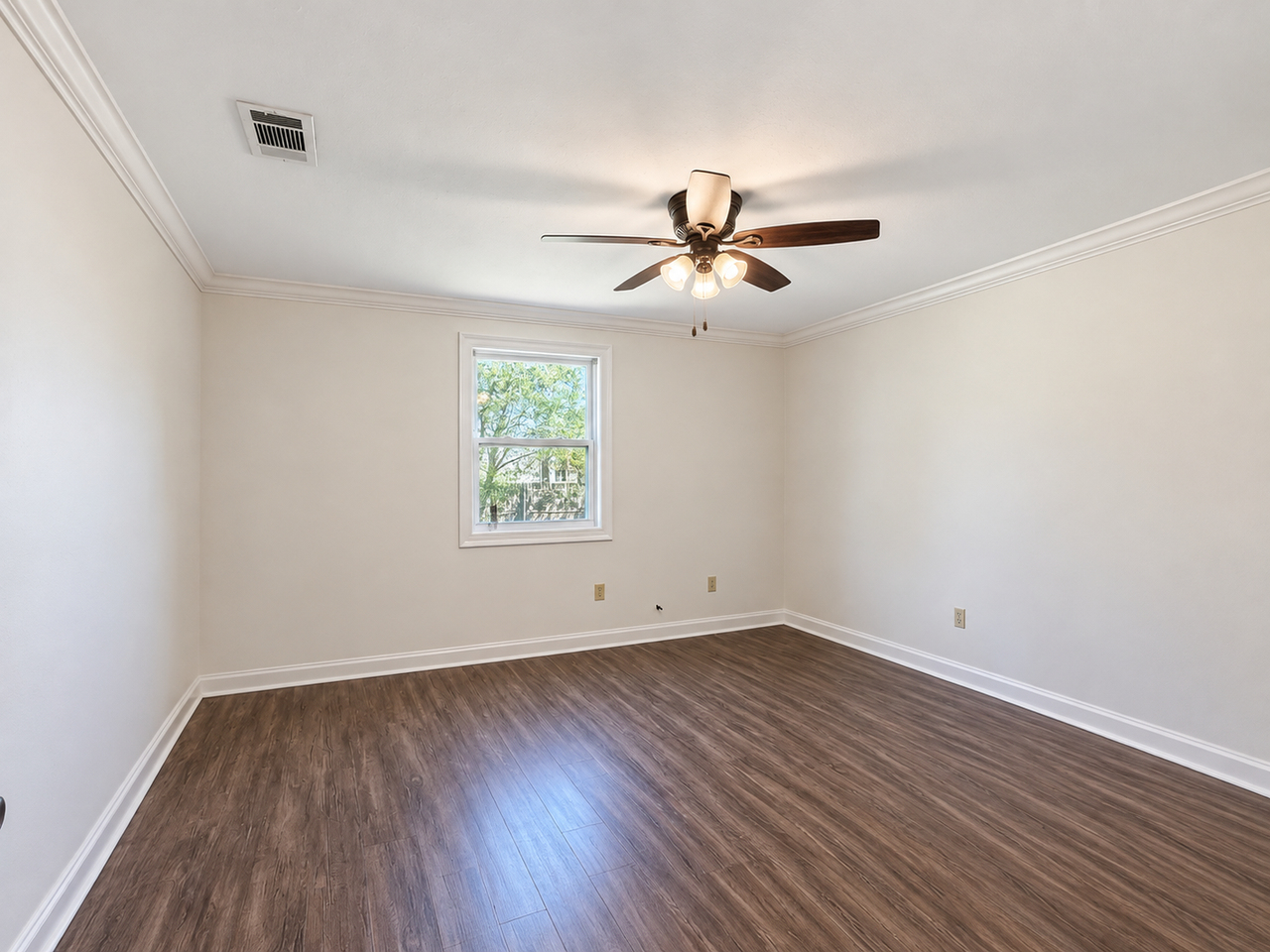 532 Avenue B - Photo 6 of 11