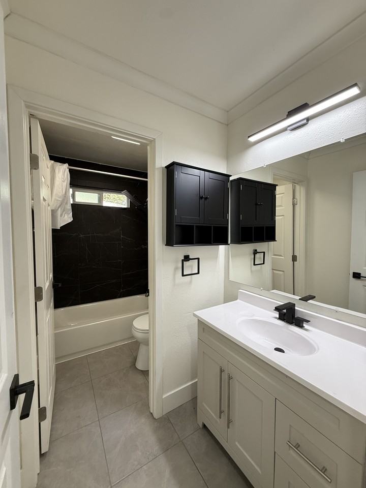 2810 H Street - Photo 6 of 27