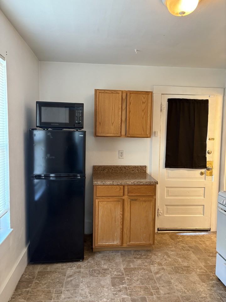 910 Rood Avenue - Photo 2 of 33