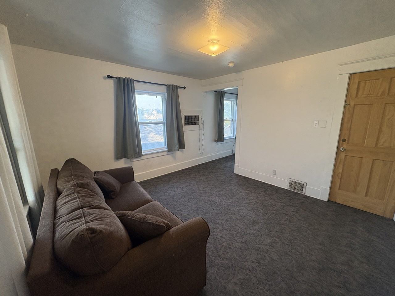910 Rood Avenue - Photo 4 of 33