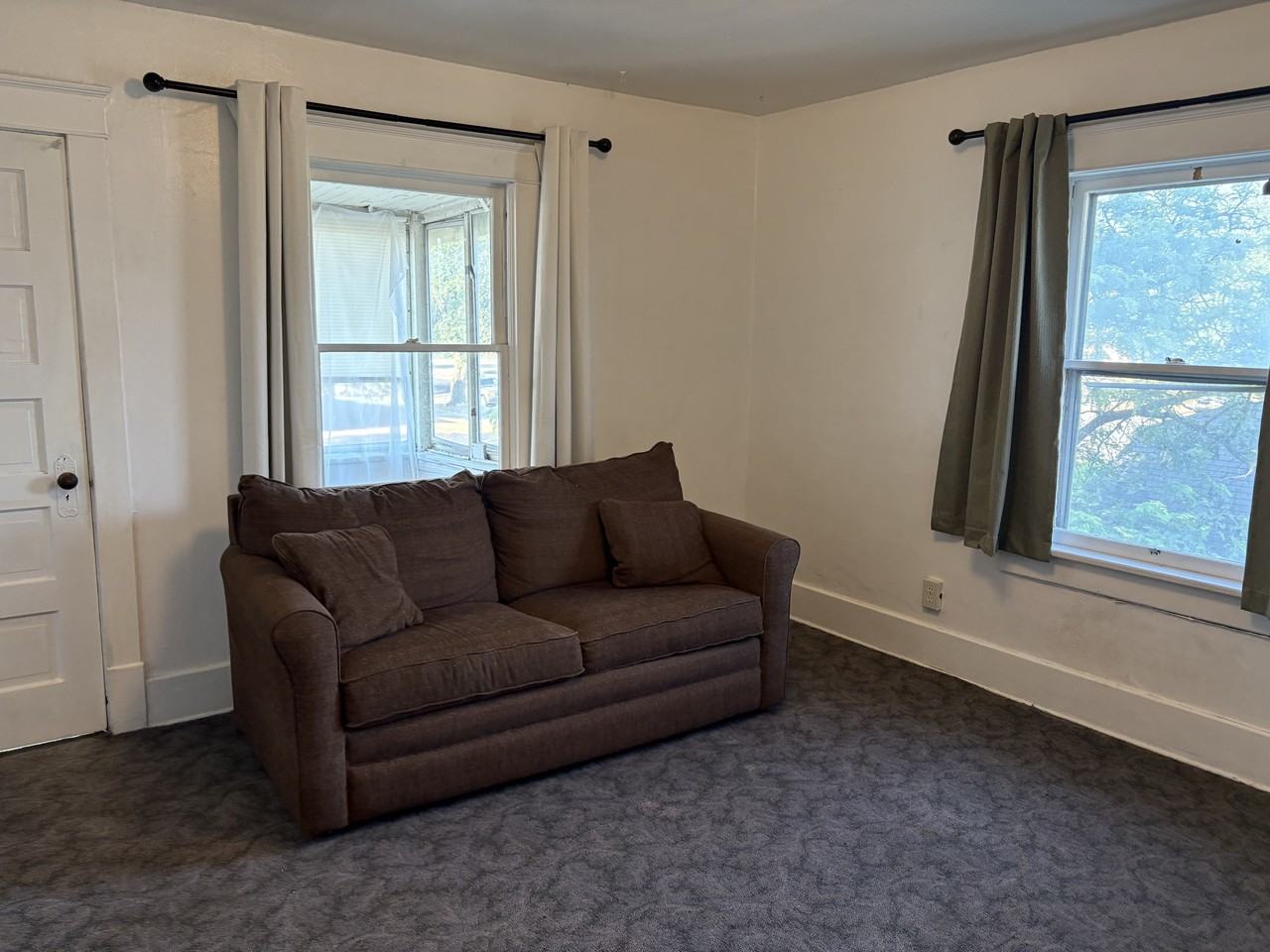 910 Rood Avenue - Photo 7 of 33