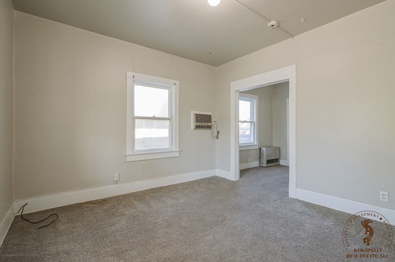 910 Rood Avenue - Photo 2 of 18