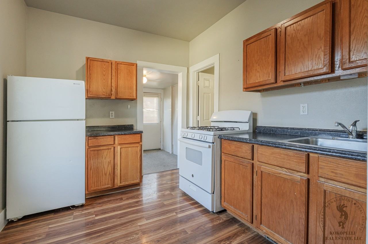 910 Rood Avenue - Photo 7 of 18