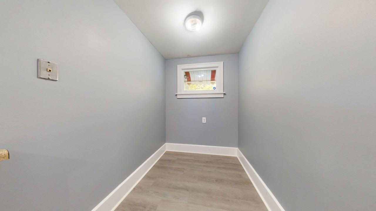 268 Rowland Ave - Photo 5 of 13