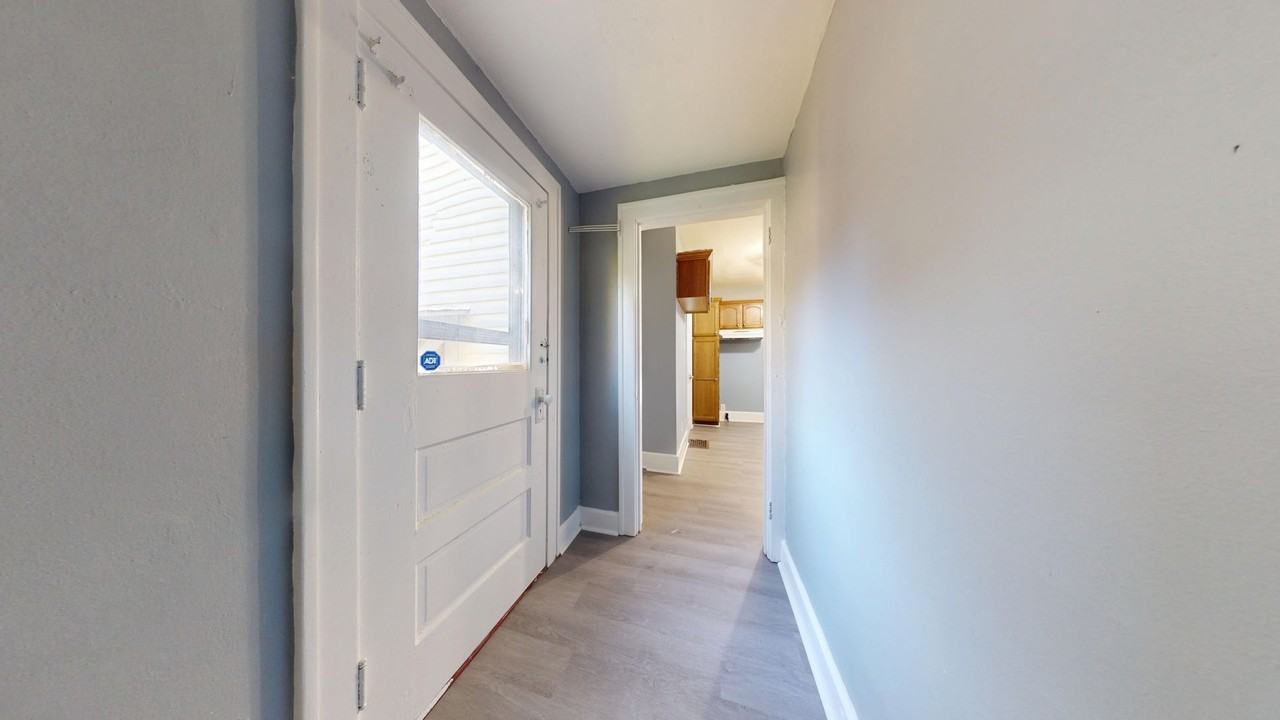 268 Rowland Ave - Photo 7 of 13