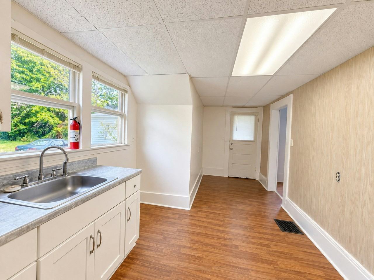 1400 Main Street, Unit 1 - Photo 5 of 7