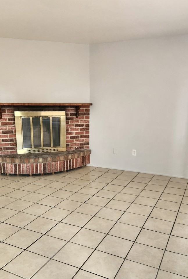 6703 N. 27th Avenue - Photo 5 of 10