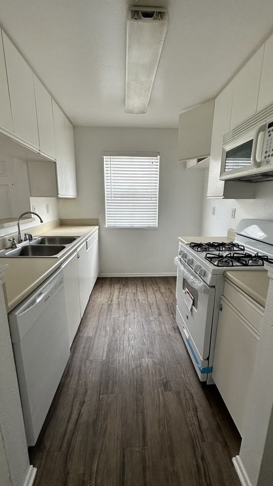 820 N Magnolia Avenue - Photo 2 of 11