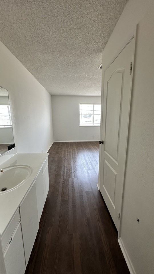 820 N Magnolia Avenue - Photo 3 of 11