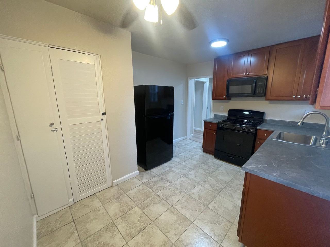 Garden Villas Apartment - Photo 2 of 48