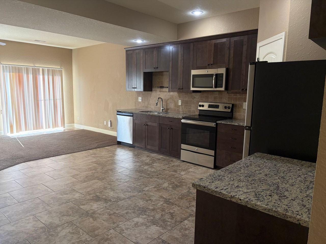 3929 Nw 94th St - Photo 3 of 17