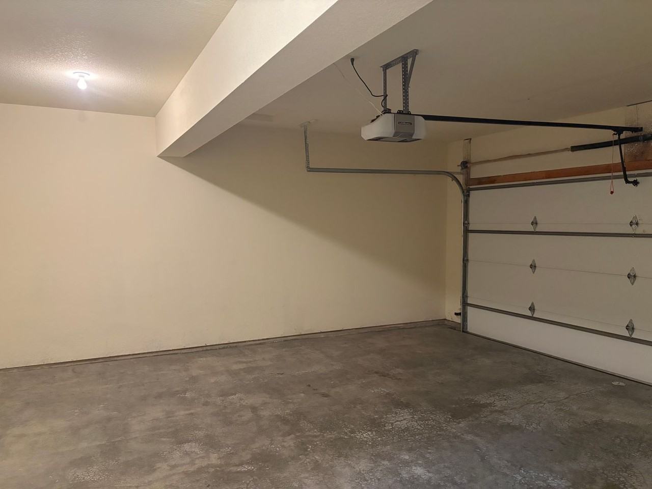 3929 Nw 94th St - Photo 6 of 17
