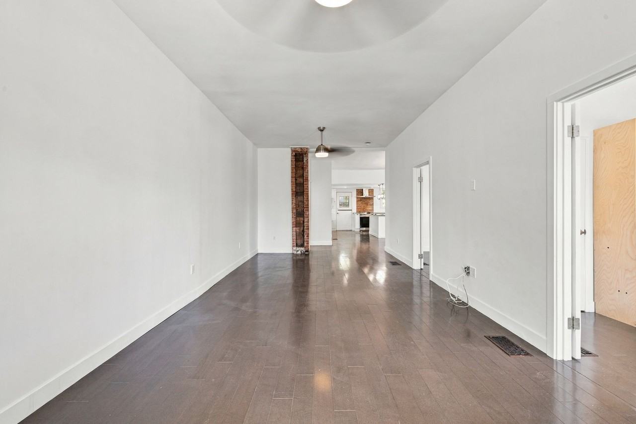 380 W 10th St - Photo 4 of 47