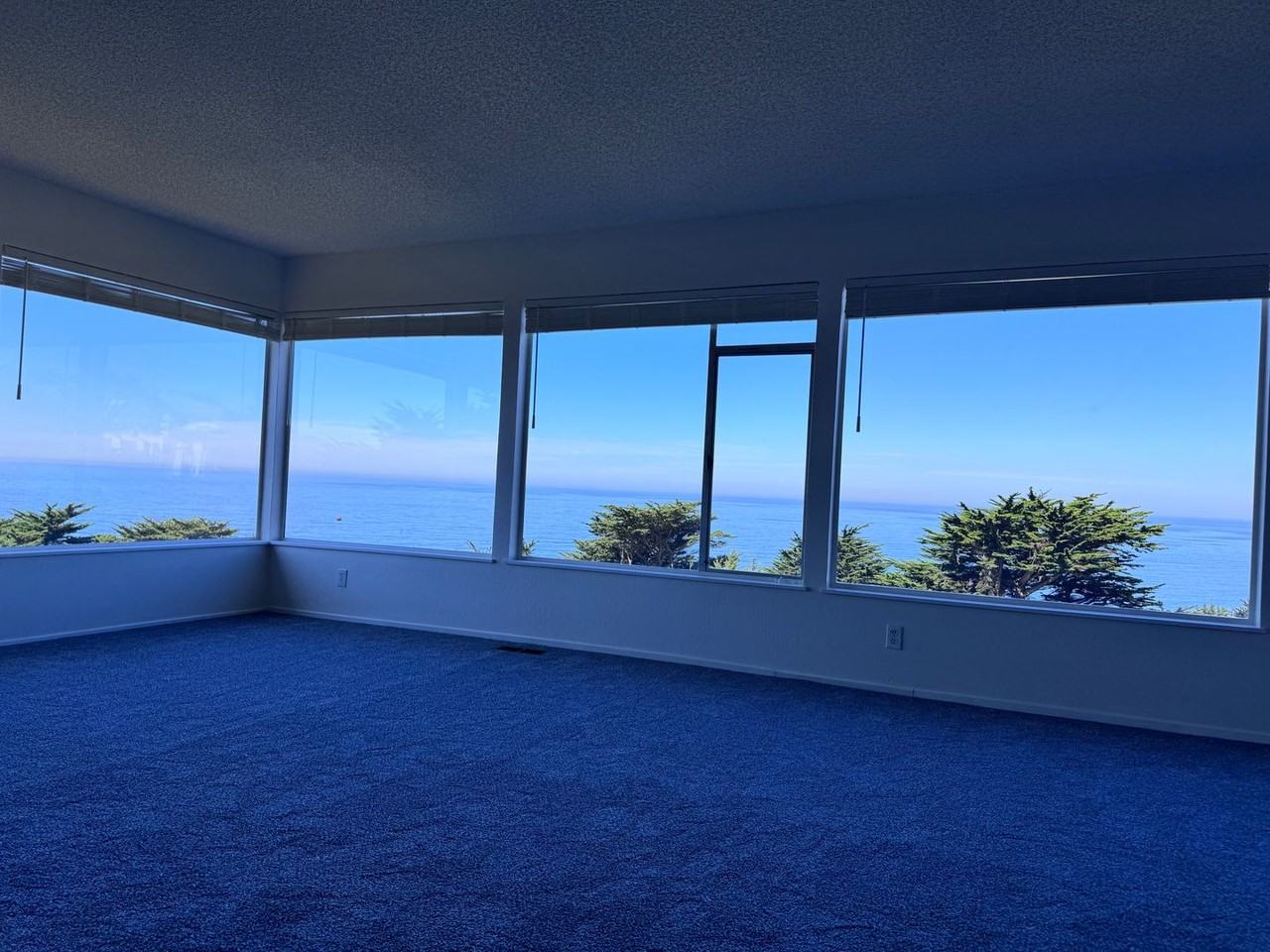 23 Holiday Ct - Photo 7 of 42