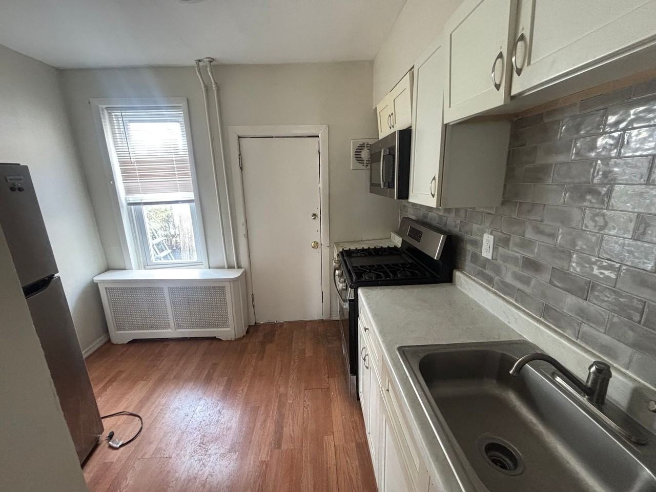 725 East Cornwall Street - Photo 4 of 17