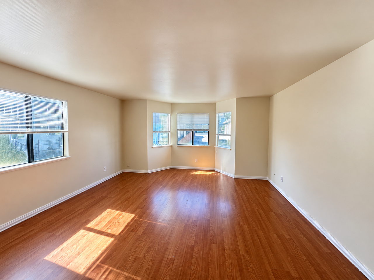 3146 Coolidge Ave - Photo 2 of 31