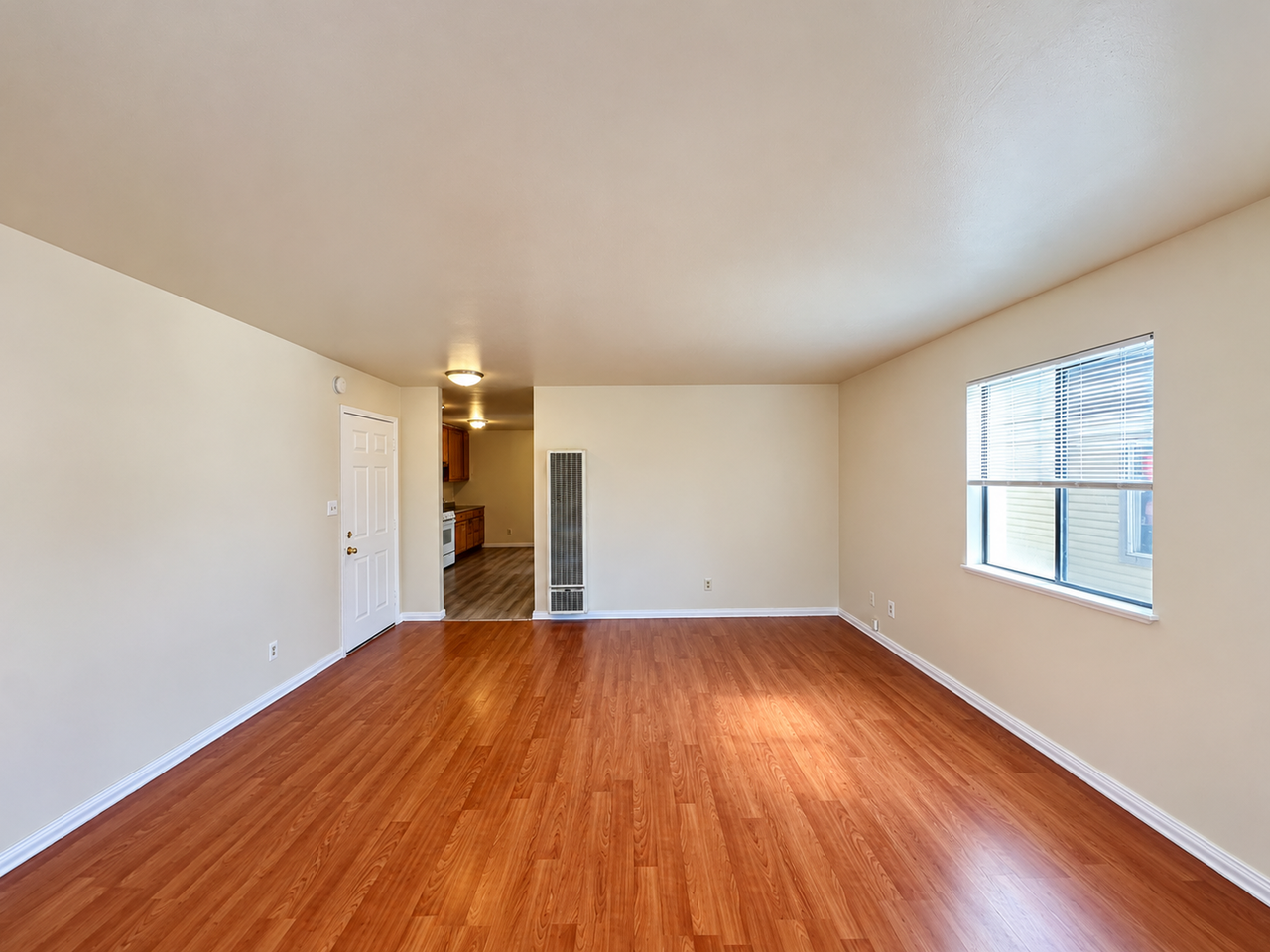 3146 Coolidge Ave - Photo 4 of 31