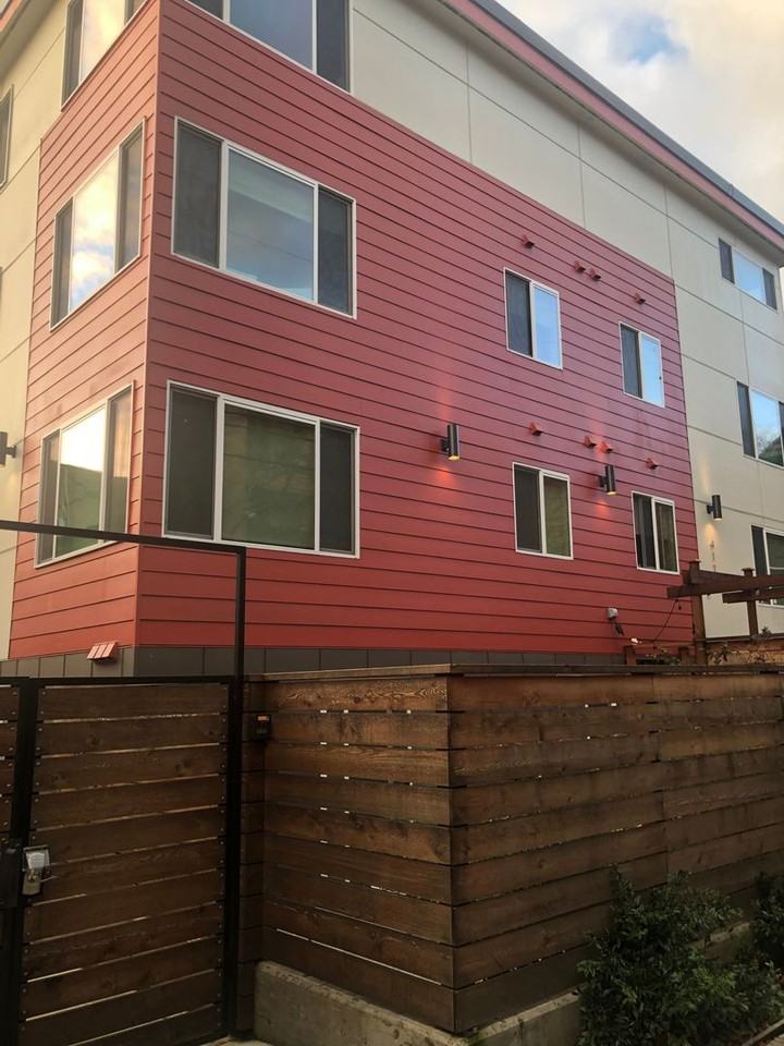 411 Harvard Ave East - Photo 4 of 27