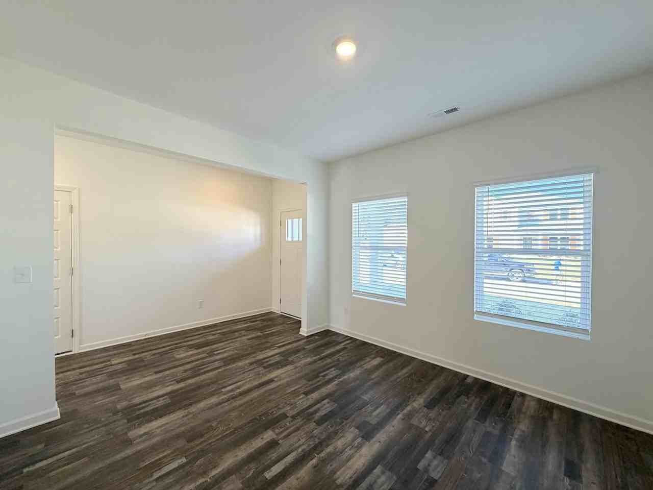 1444 Chelsea Park Drive - Photo 7 of 43