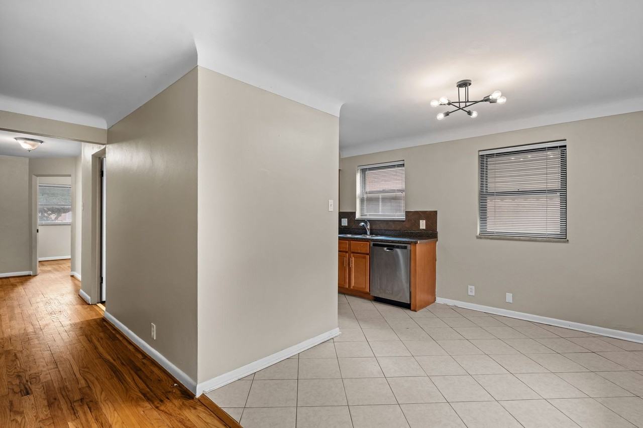 520 N Laclede Station Rd - Photo 6 of 32