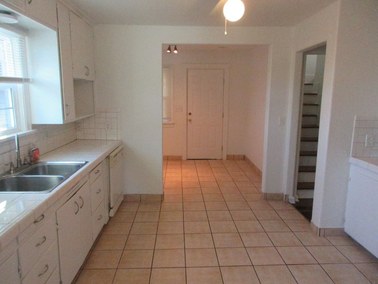 2810 Claxter Rd Ne - Photo 6 of 26