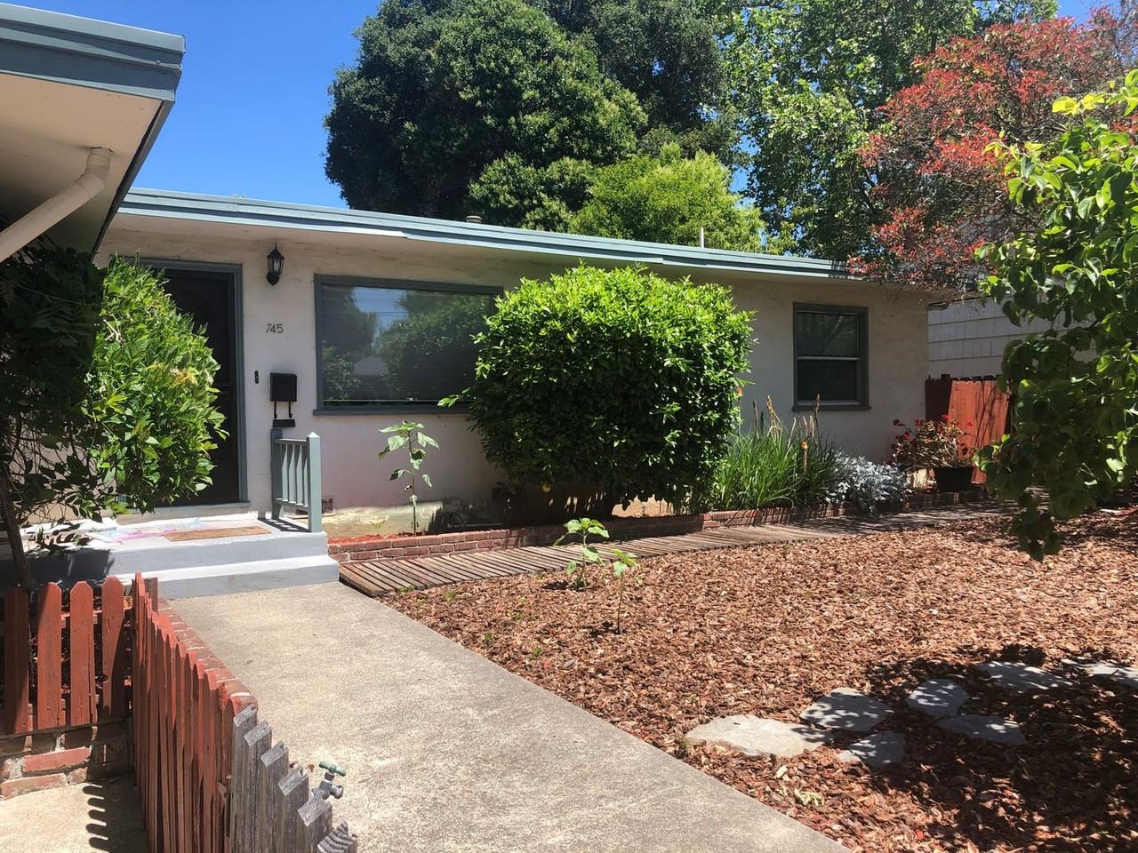 745 Louisa Dr - Photo 2 of 14