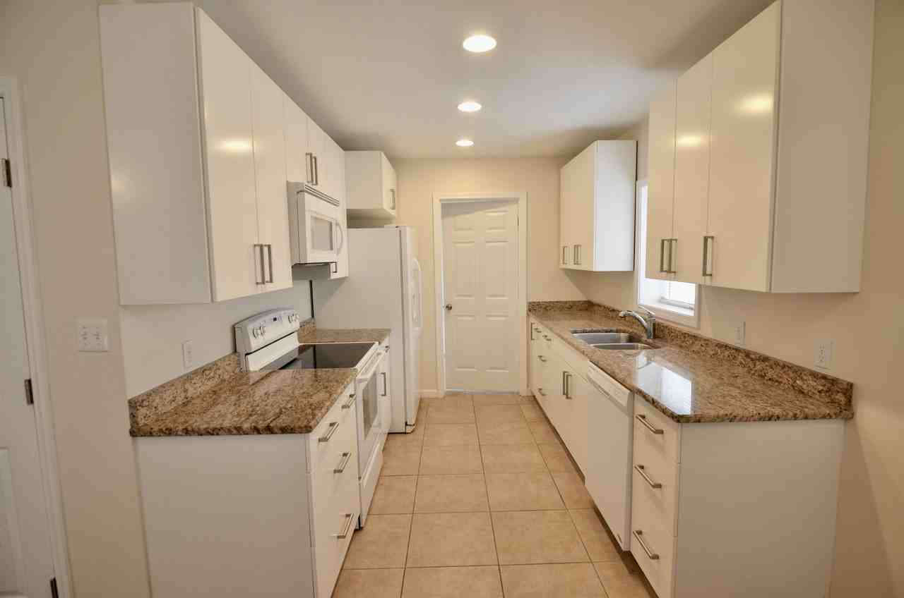 114 Eugene St - Photo 2 of 18