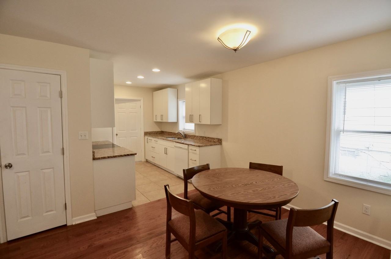 114 Eugene St - Photo 3 of 18