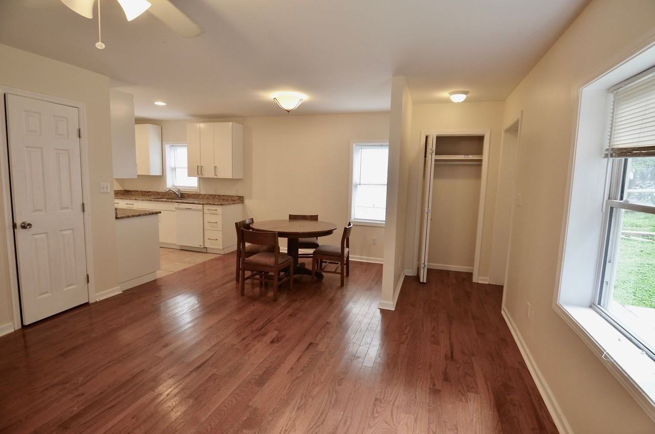 114 Eugene St - Photo 4 of 18