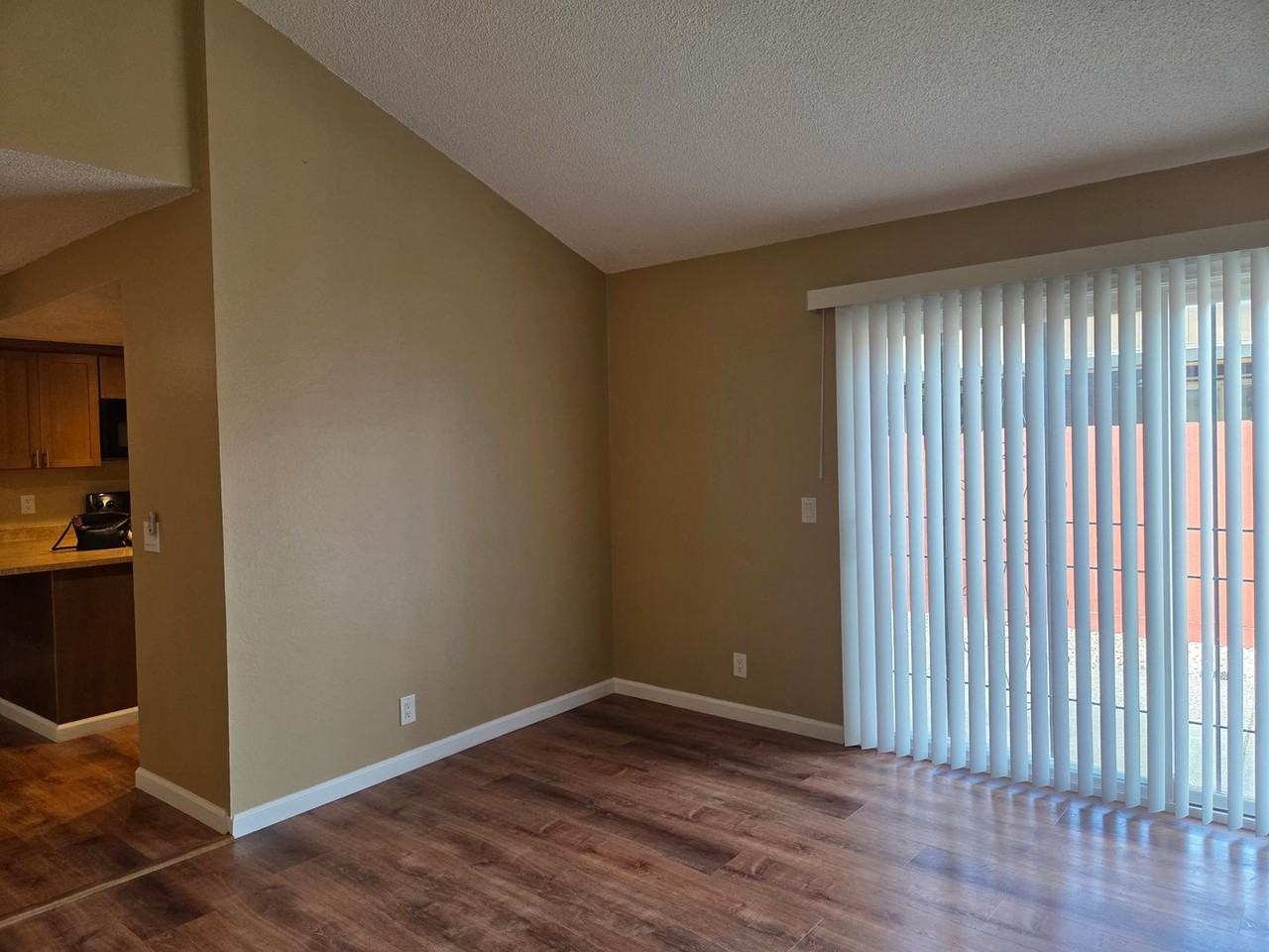 1152 Frost Pl - Photo 4 of 22