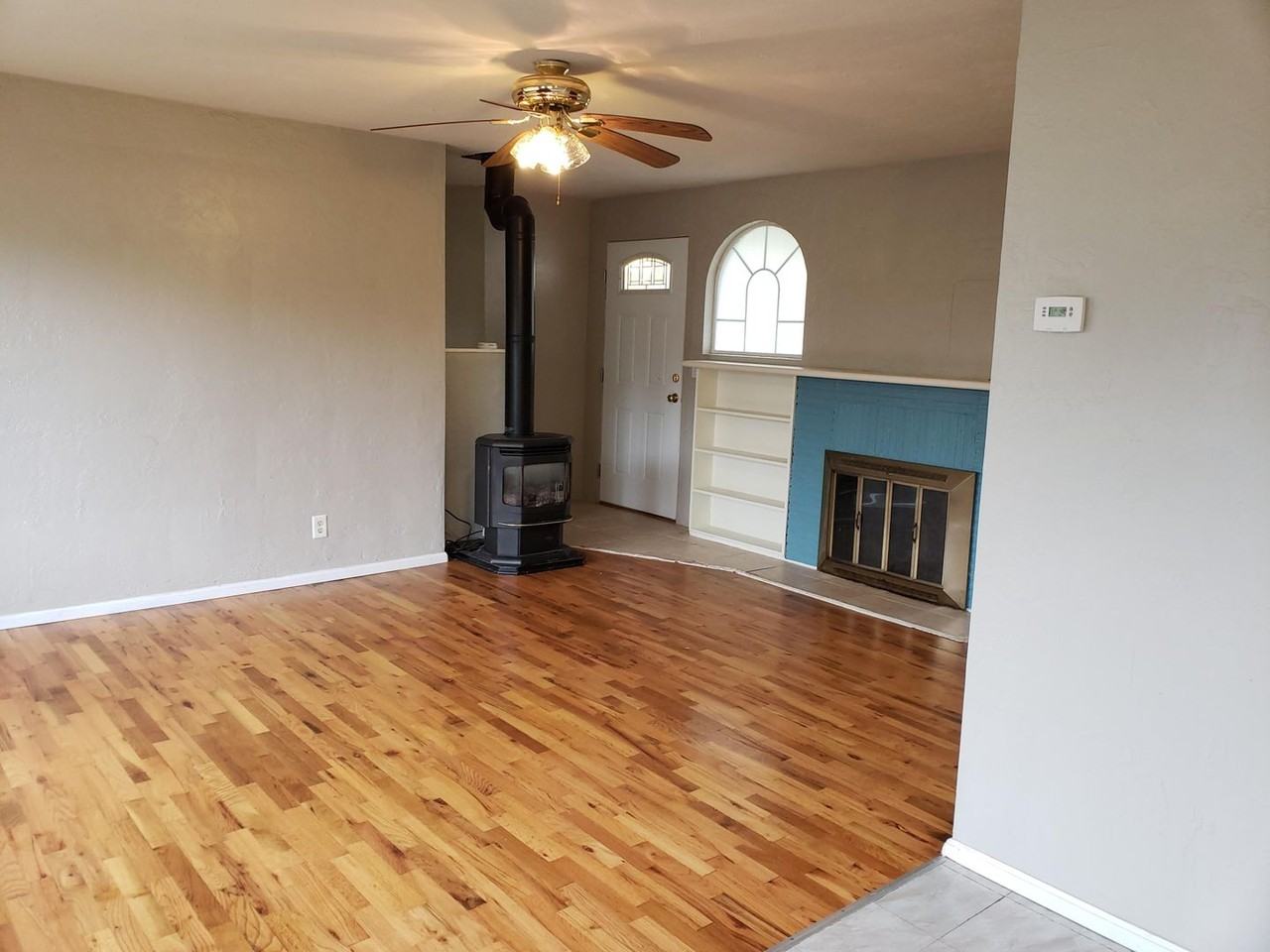 3083 Ne Vine St - Photo 2 of 13