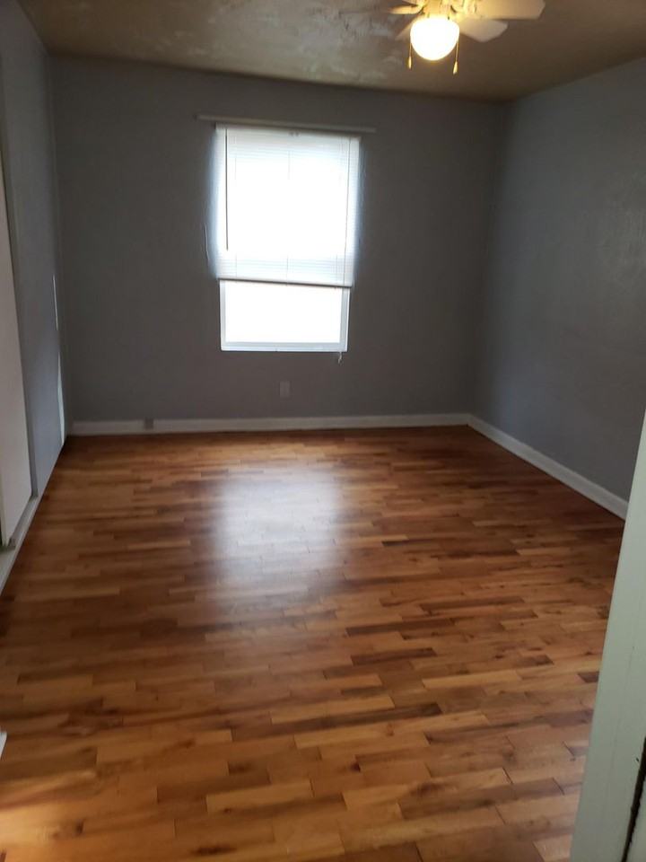 3083 Ne Vine St - Photo 7 of 13