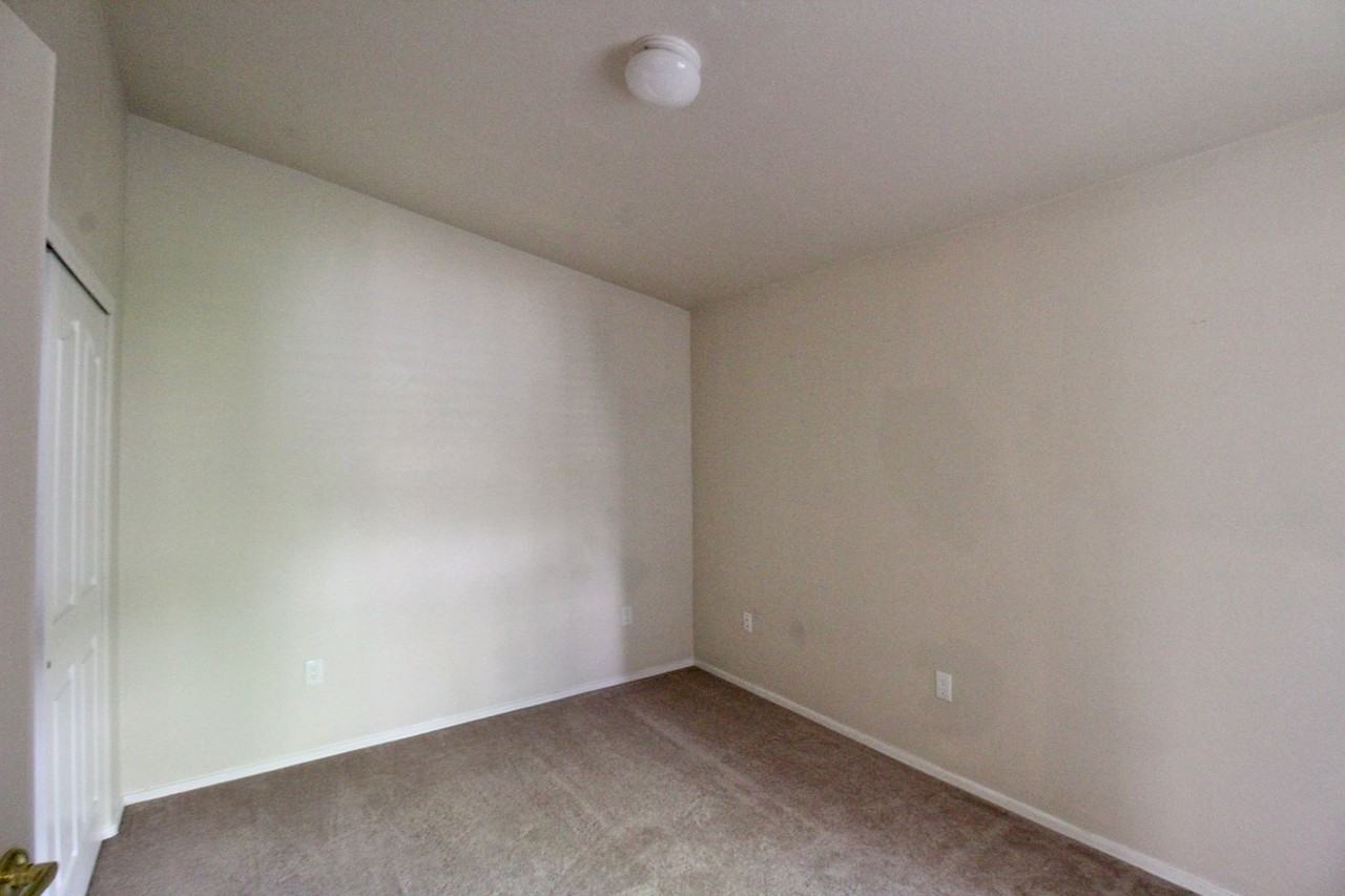 10683 E 34th Pl - Photo 6 of 15