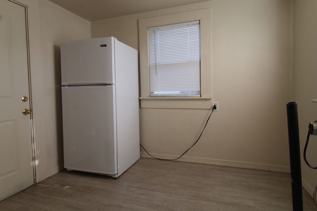 1130 Homedale Rd - Photo 6 of 22