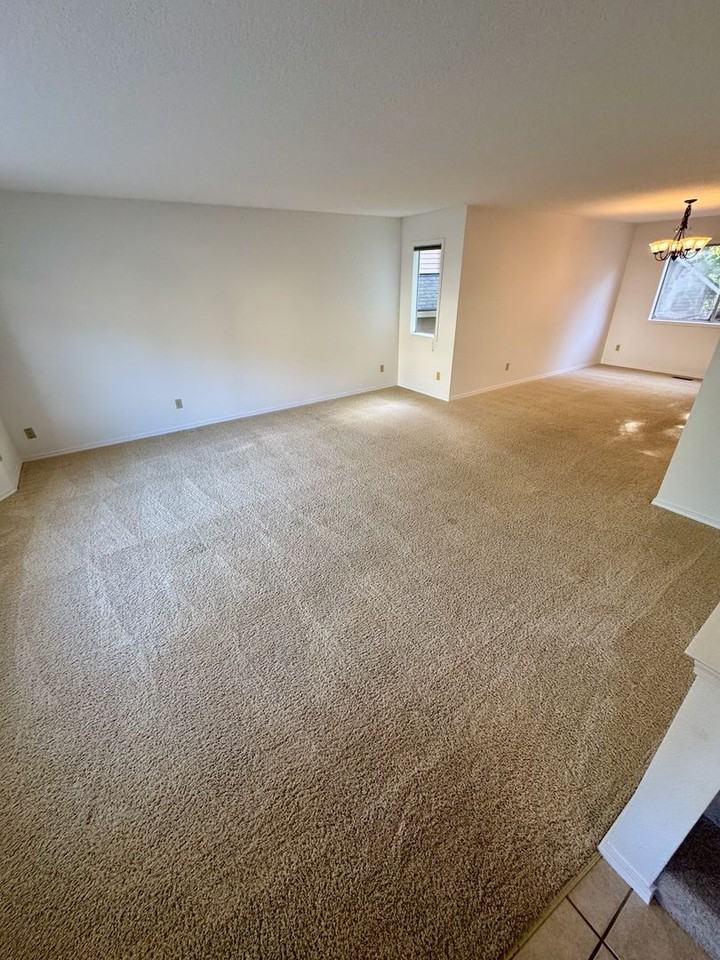 142 Kingsgate Rd - Photo 2 of 14