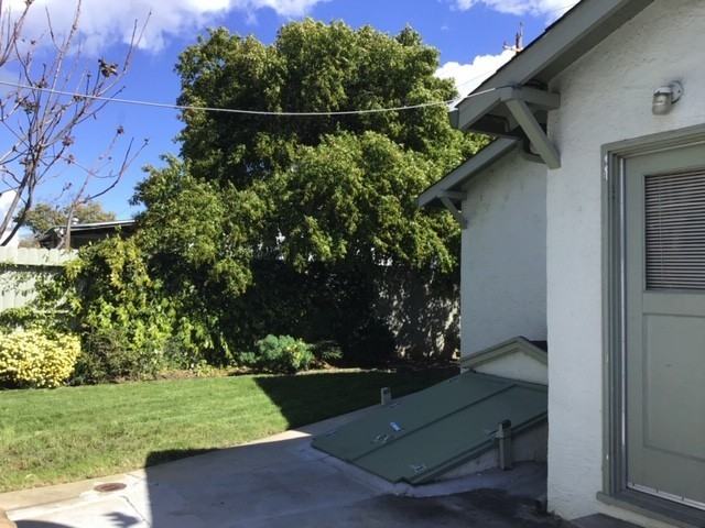322 W 9th St - Photo 4 of 6