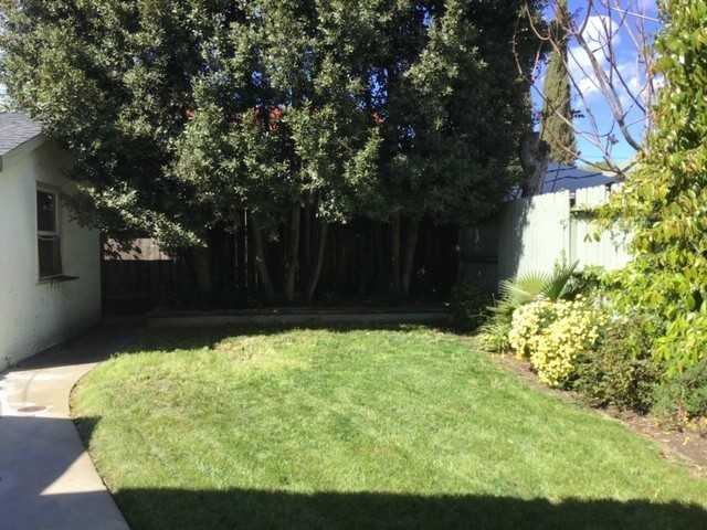 322 W 9th St - Photo 5 of 6