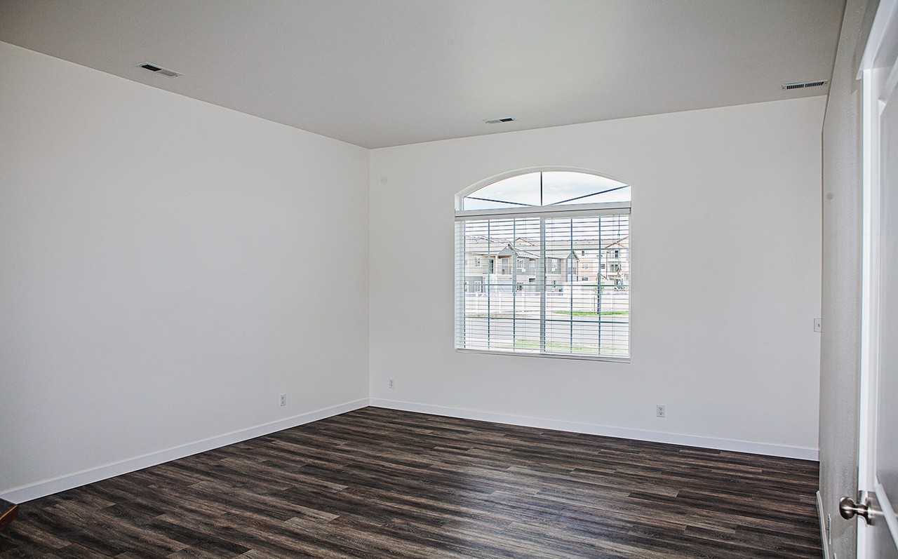 2494 N Tiatan St - Photo 5 of 30