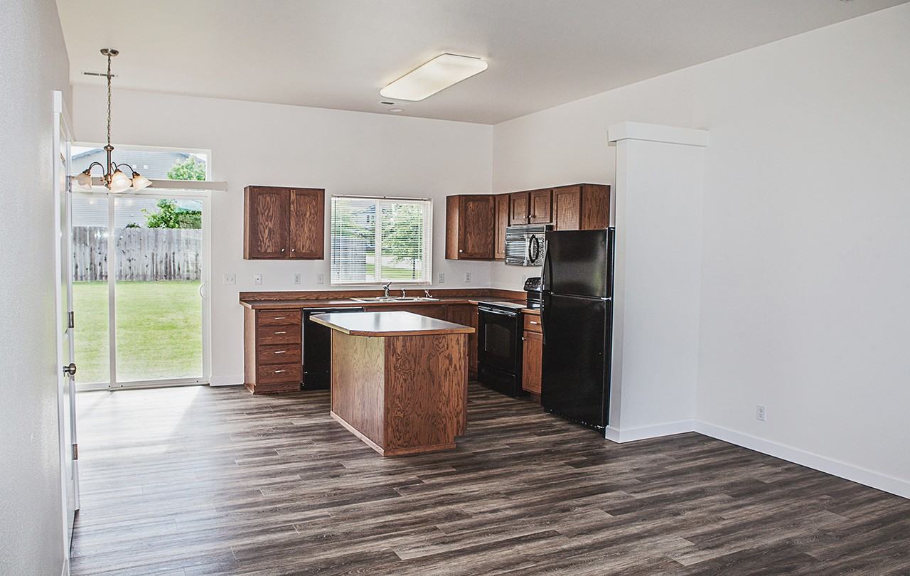 2494 N Tiatan St - Photo 7 of 30