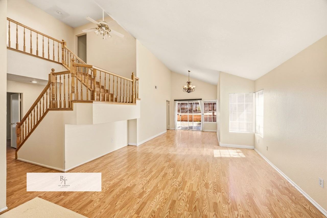 10670 Village Rd - Photo 2 of 36