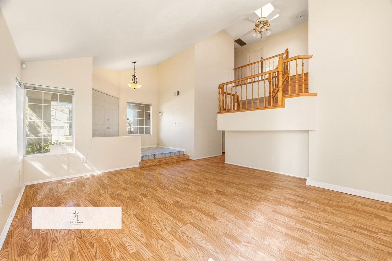 10670 Village Rd - Photo 5 of 36