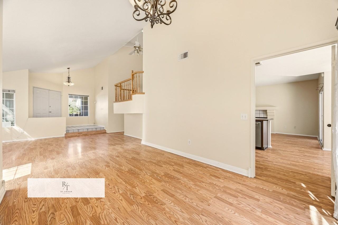 10670 Village Rd - Photo 6 of 36