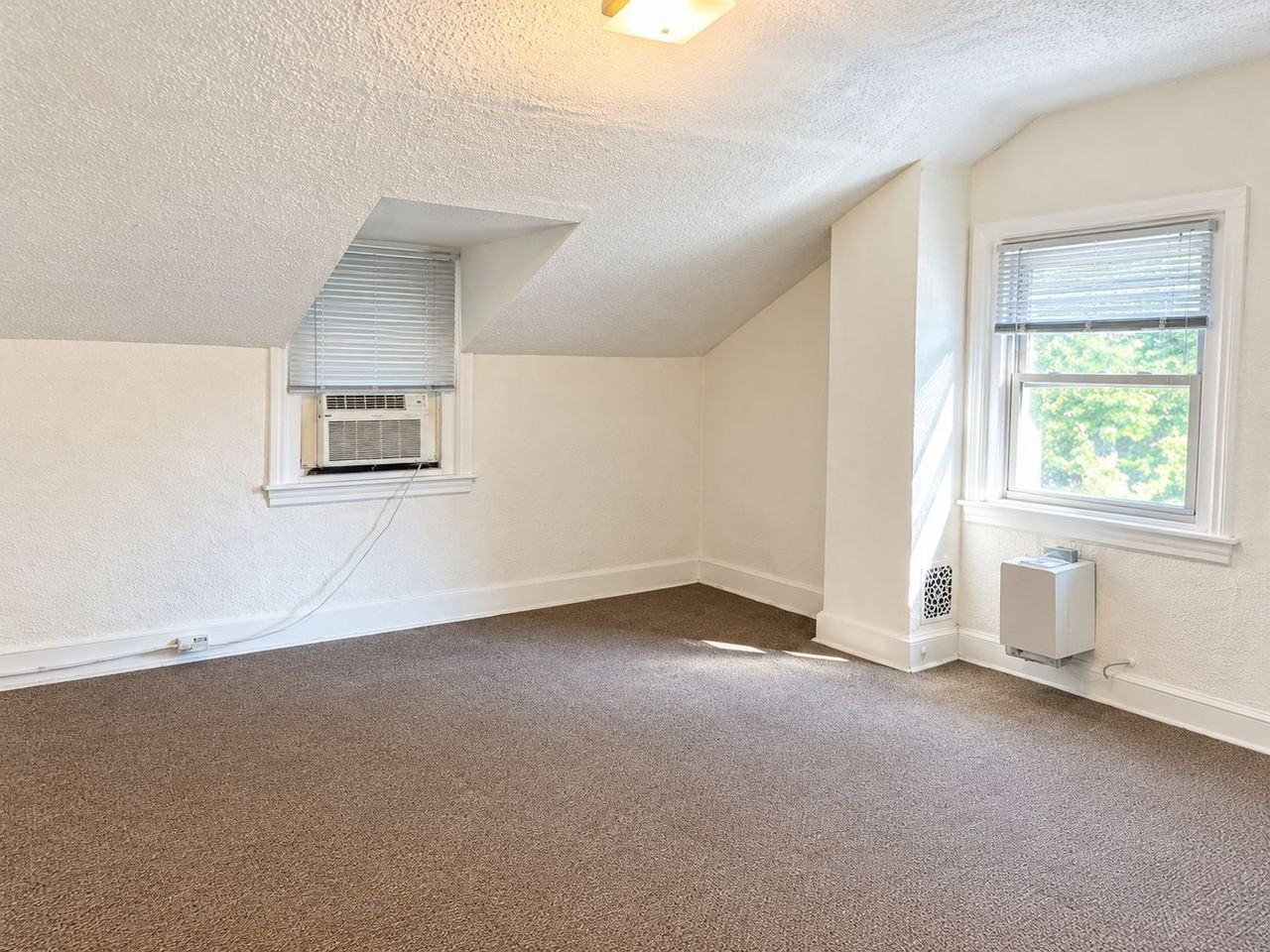 4723 Northwood St #3 - Photo 4 of 6