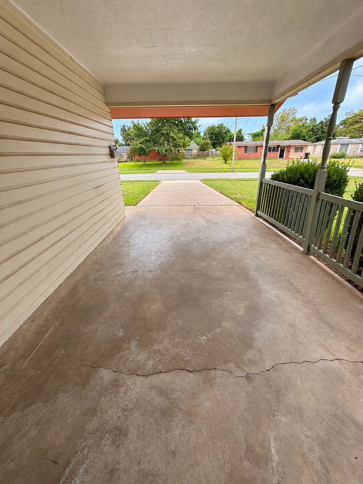 1219 Gladiolus St - Photo 5 of 50