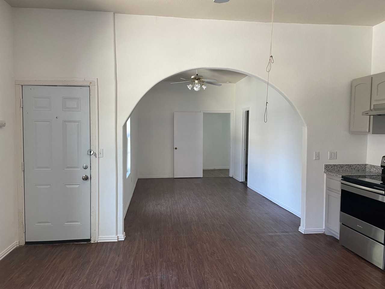 2518 Carter Ave - Photo 4 of 20