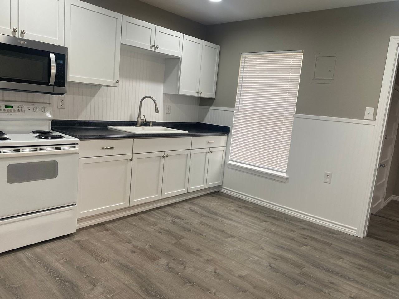1222 S Lamar St - Photo 5 of 13