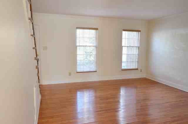 409 Smith Ave - Photo 3 of 18