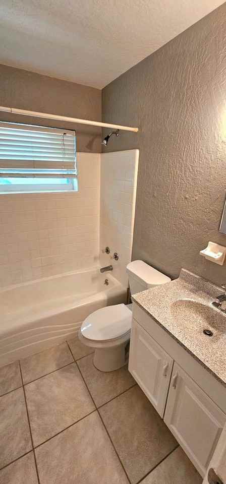 9 Carmalt St - Photo 3 of 8